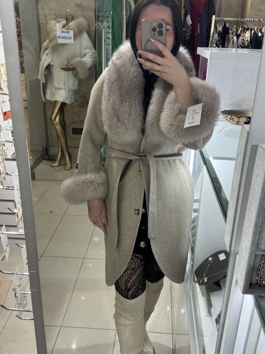 Vand Palton din lana Alpaca cu vulpe 799 lei