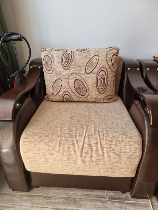 2 fotolii cu lada, stare ff bună.