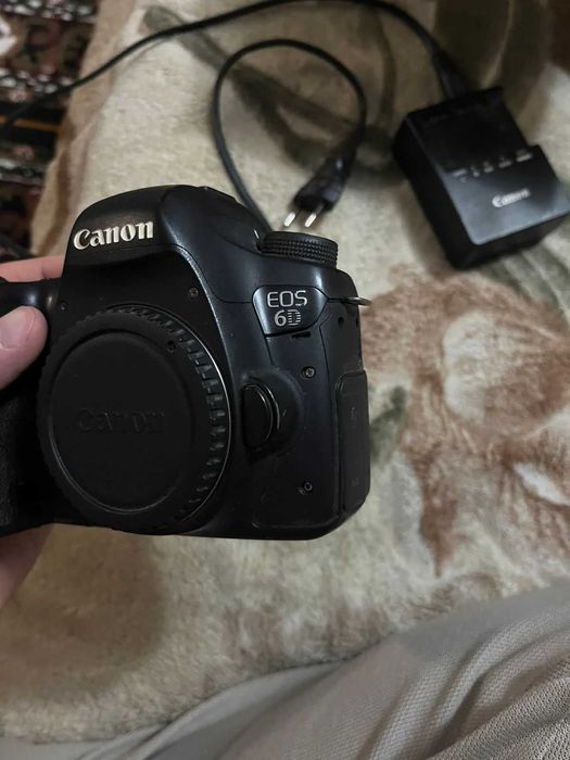 Canon EOS 6D (WG)(Full Frame)