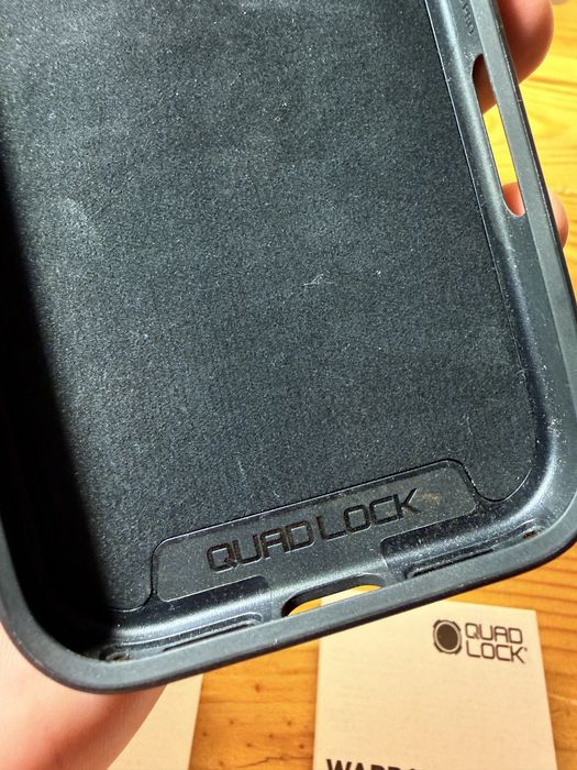 Продам чехол Iphone 16 Pro под мото крепление Quad Lock оригинал