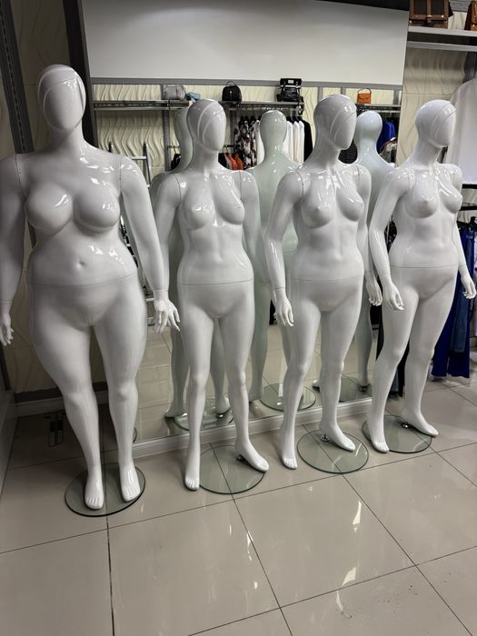 Манекени полиестерни