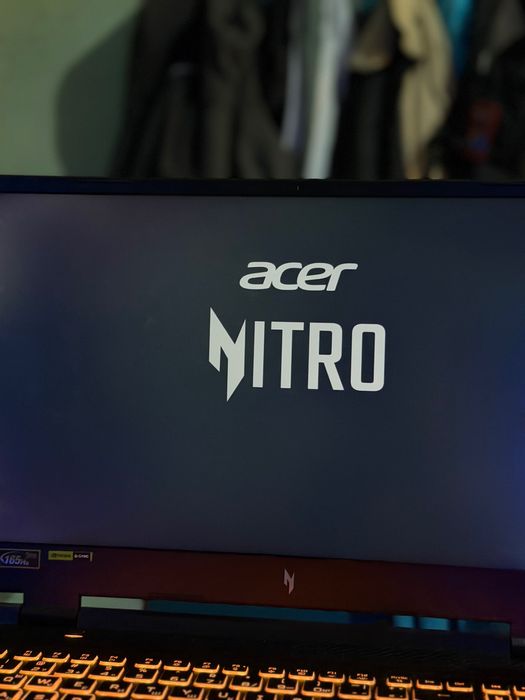 Геймърски лаптоп acer nitro 17,Ryzen 7,RTX 4070,1tb ssd,32gb ram