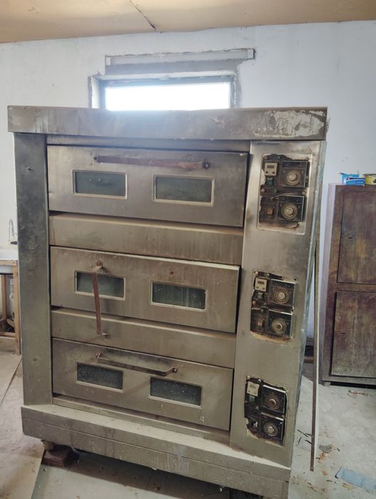 Жарочная печь для выпечки хлеба