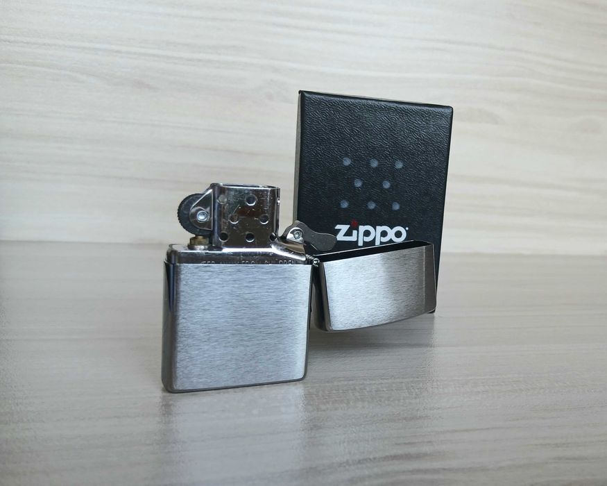 Нова Zippo запалка + подарък гориво