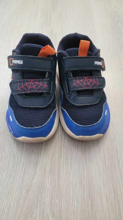 Adidasi primigi/ decathlon marimea 25