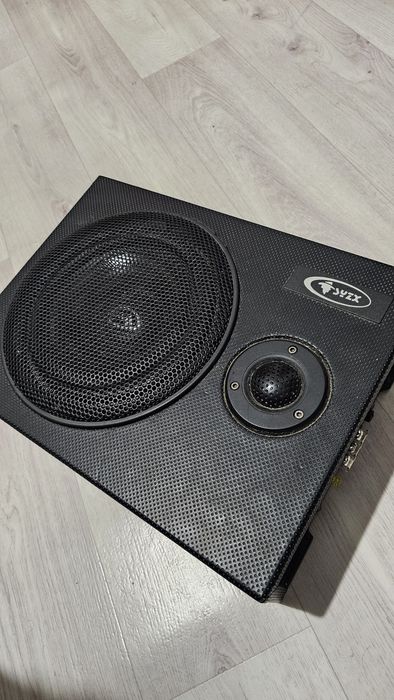 Продам сабвуфер в авто