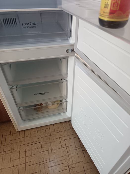 Продам холодильник элджи