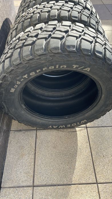 Продам шины грязевые АТ 265/60/ 18