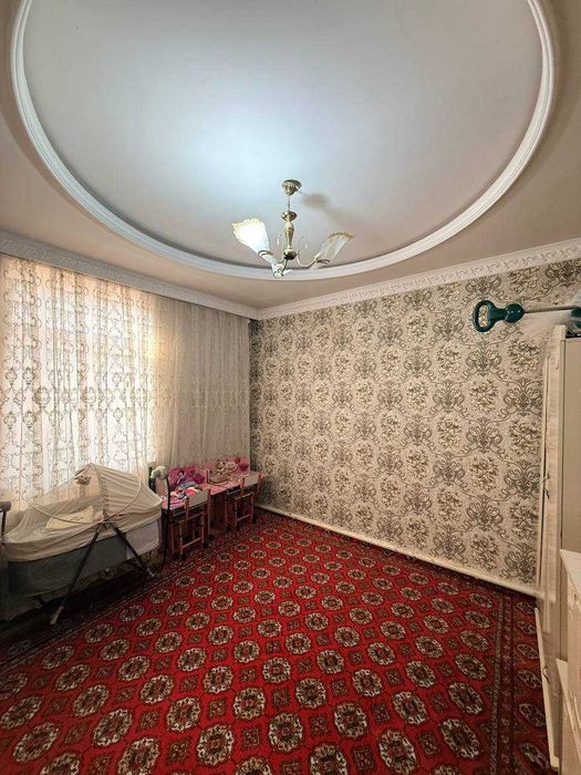 Чилонзор. Думбрободда 4 соту, 6 та хона, фасад 20/20 метр