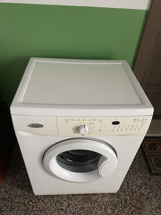 Пералня Whirlpool 6th Sense