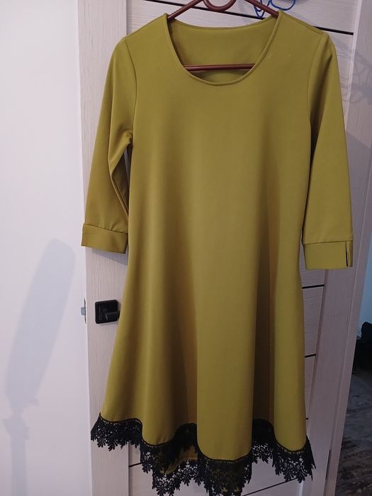 Платья всё по 5000 тг