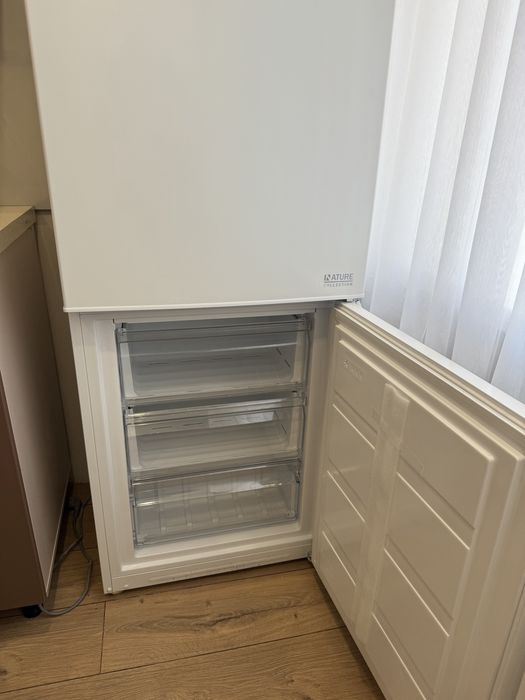 Продаю новый холодильник