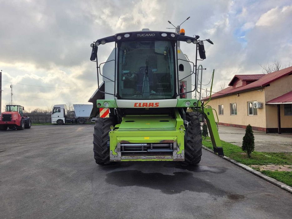 Claas TUCANO 440 APS 3D 2013 + V660 Combina Agricola