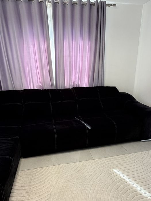 •Vând canapea extensibila in stare foarte buna! Este extremm de comoda si incapatoare.Pentru detalii va stau la dispozitie!