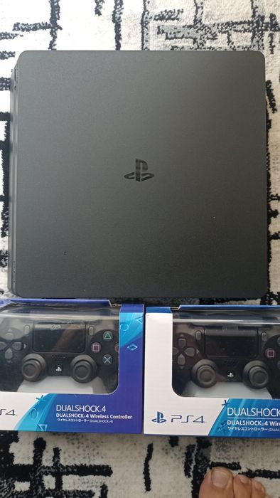 Playstation 4 slim