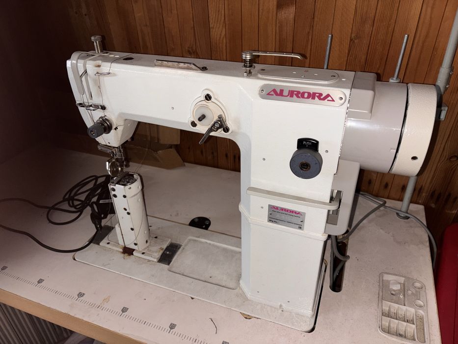 Колонковая швейная машина