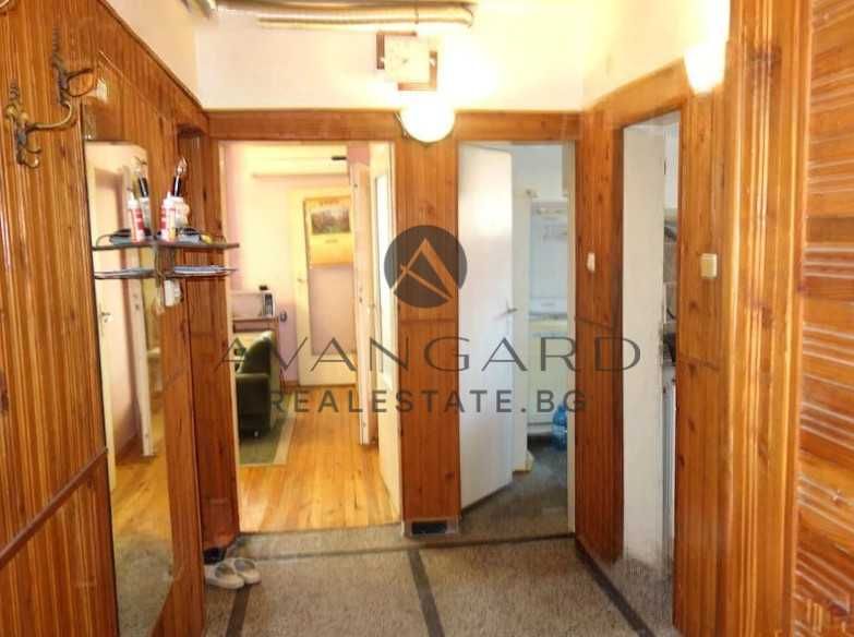 оф.23365 Етаж от къща/ Прослав