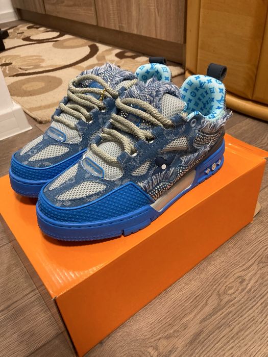 Lv skate pe albastru