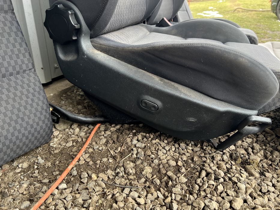 Vand scaune sport audi a4b5 cu incalzire