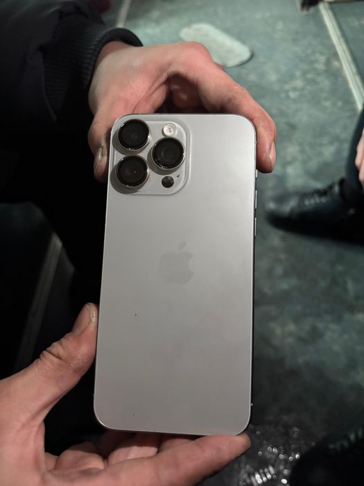 Айфон 15  про мах