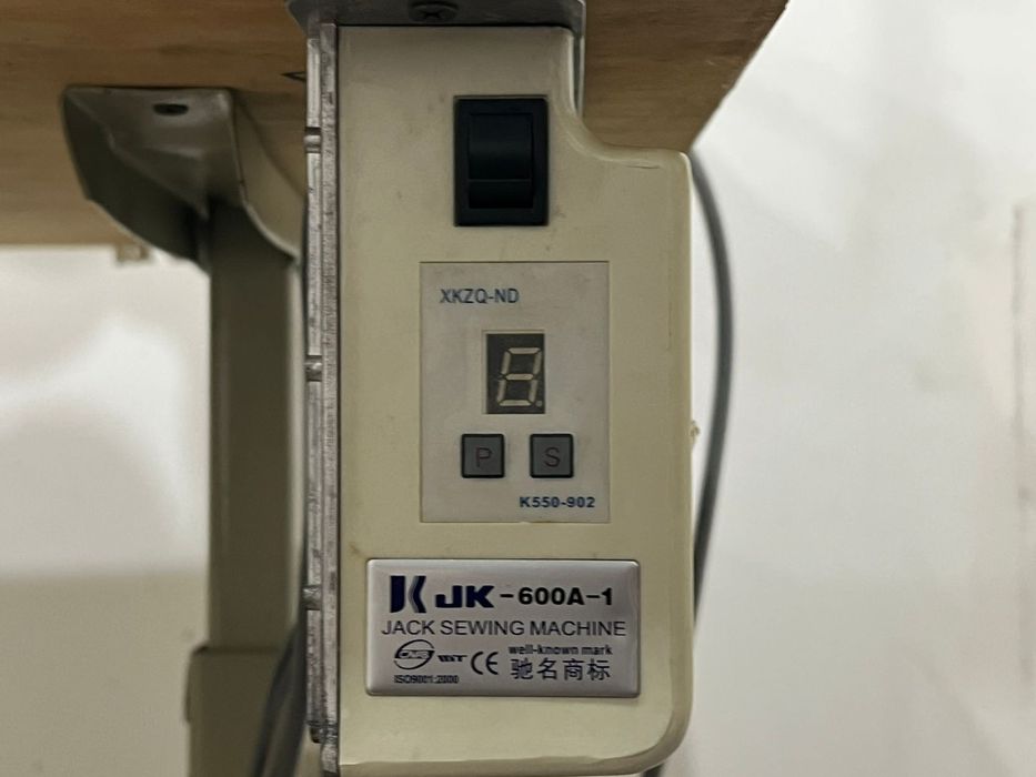 Оверлок промышленный продаю