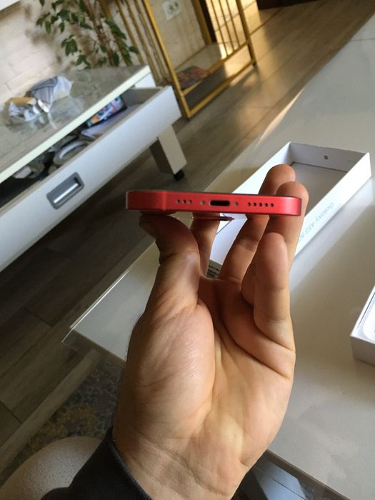 Iphone 12 Product Red 128GB Неразличим от нов!