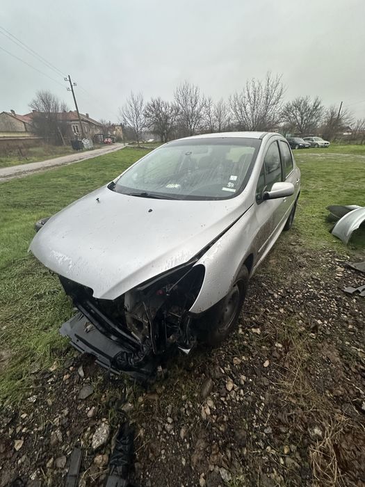 Пежо 307 2.0 хди 2002 година на части