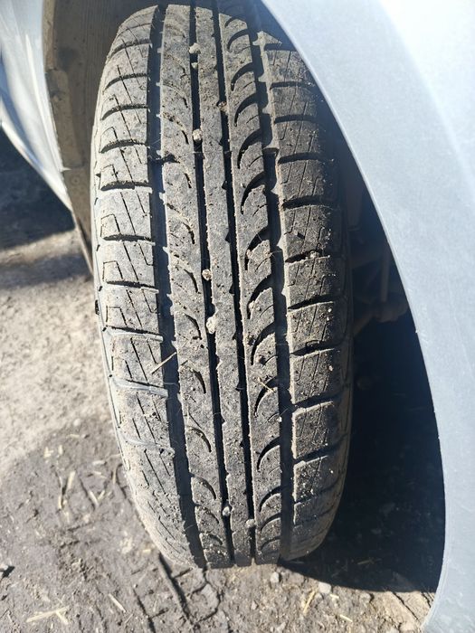 Срочно продам резину R 15 лето