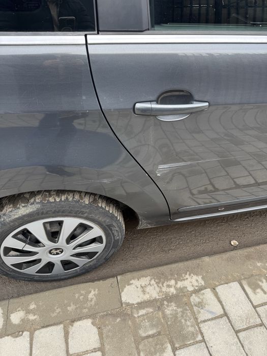 Peugeot 5008, 2012