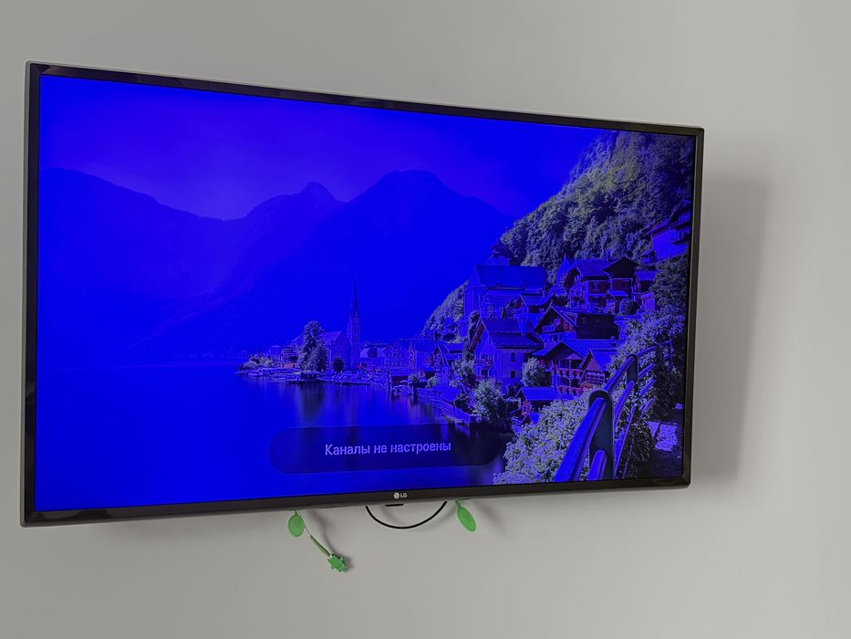 Телевизор Smart LG  109 см
