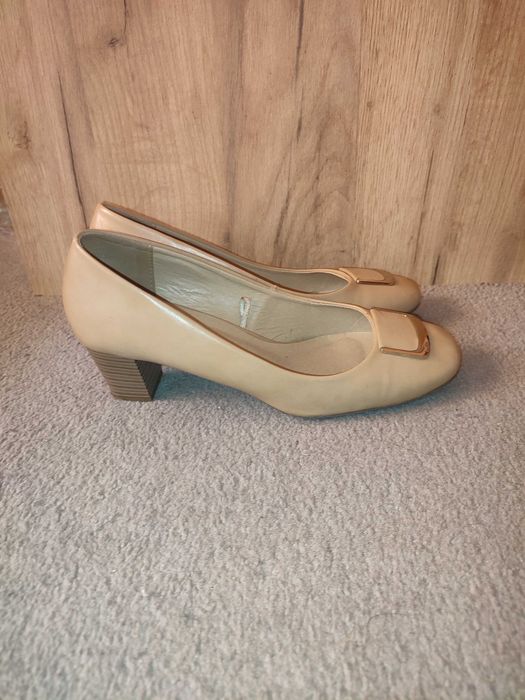Pantofi dama bej din piele Clara Barson