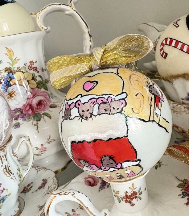 Коледни играчки топки ръчно рисувани