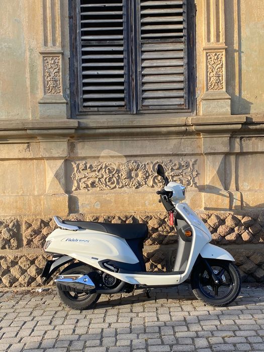 Scooter suzuki address 125 2026 se conduce cu B