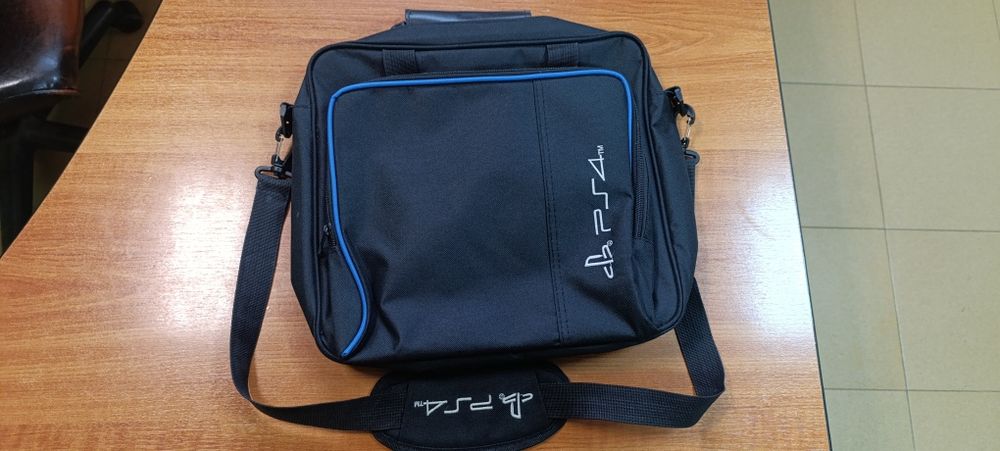 Чанта за PS4 нова