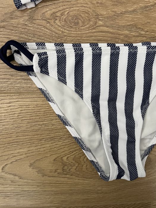 Costum de baie nou cu dungi Marimea S/36