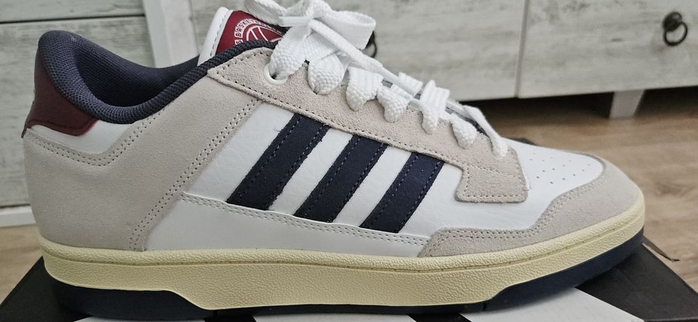 Оригинални кецове adidas