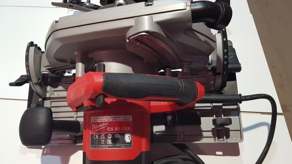 Vand fierastrau circular Milwaukee