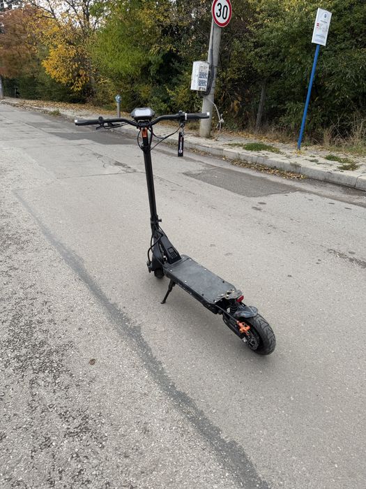 Продавам kukirin g2 master