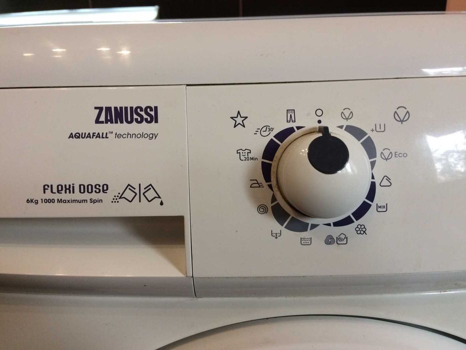 Пералня Zanussi ZWG6100K на ЧАСТИ!