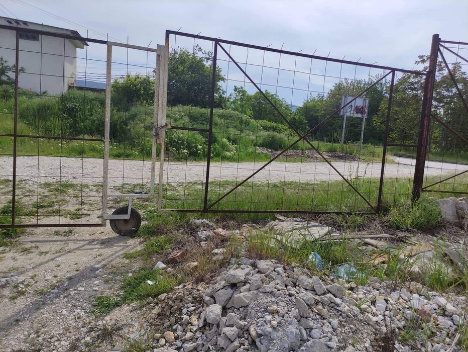 Дава се под наем Промишлена сграда в Пловдив, Център - 100 кв.м за 510 € - Снимка #2