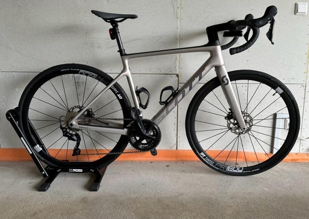 Шосеен велосипед Scott Addict 52 M