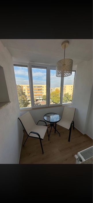 De inchiriat apartament 3 camere