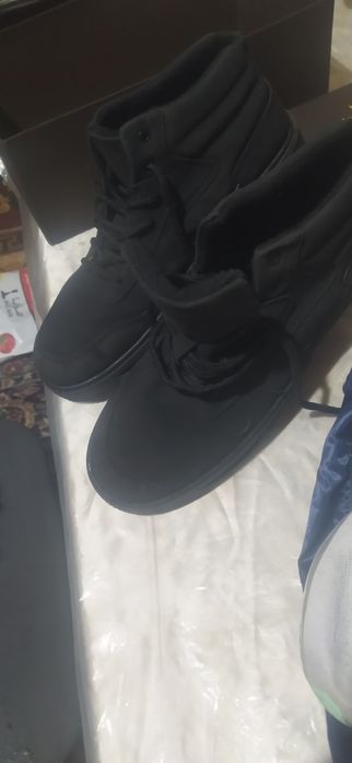 Продаются кроссовки