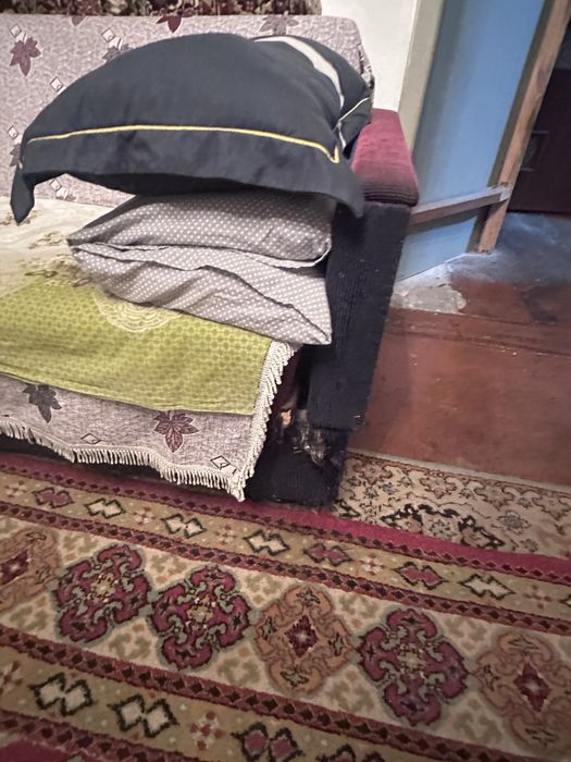 Диван и 2 кресла бесплатно