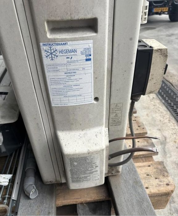 Хиперинверторен касетъчен климатик Mitsubishi