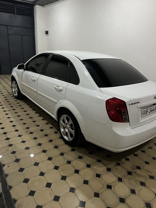 Lasetti Gentra qilinga moshin zur xolatda