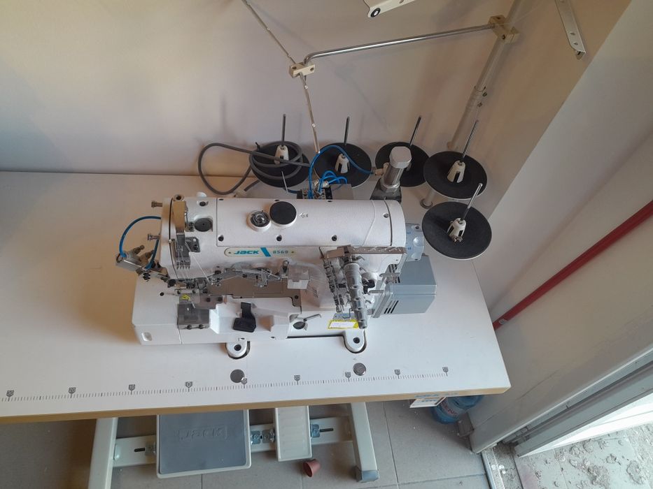 Masina de cusut industriala