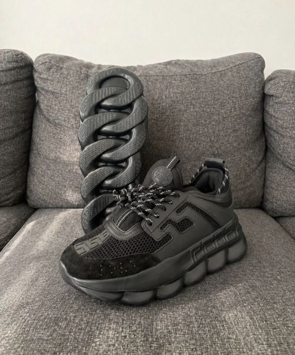 Versace chain raaction