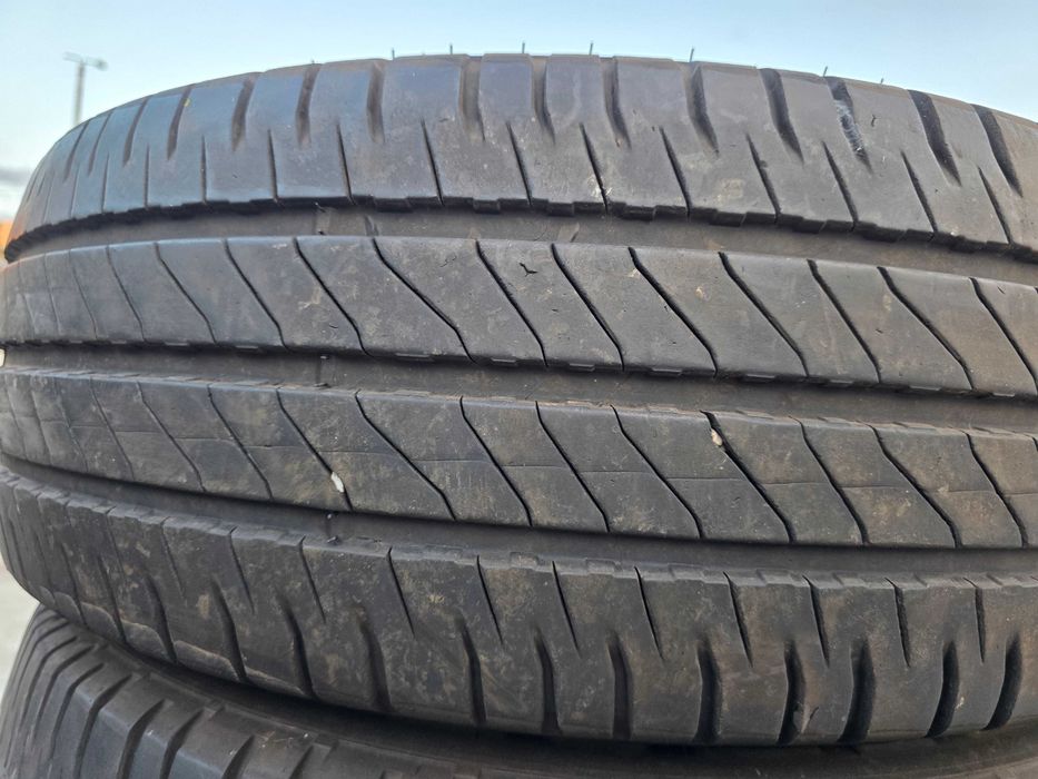 2бр Летни гуми за бус 235 65 16 С - Michelin - DOT 2023
