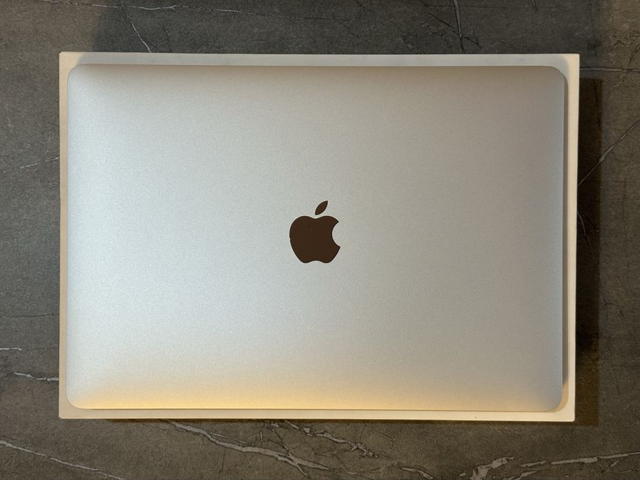 MacBook Air M1 13 inch 8/128 gb
